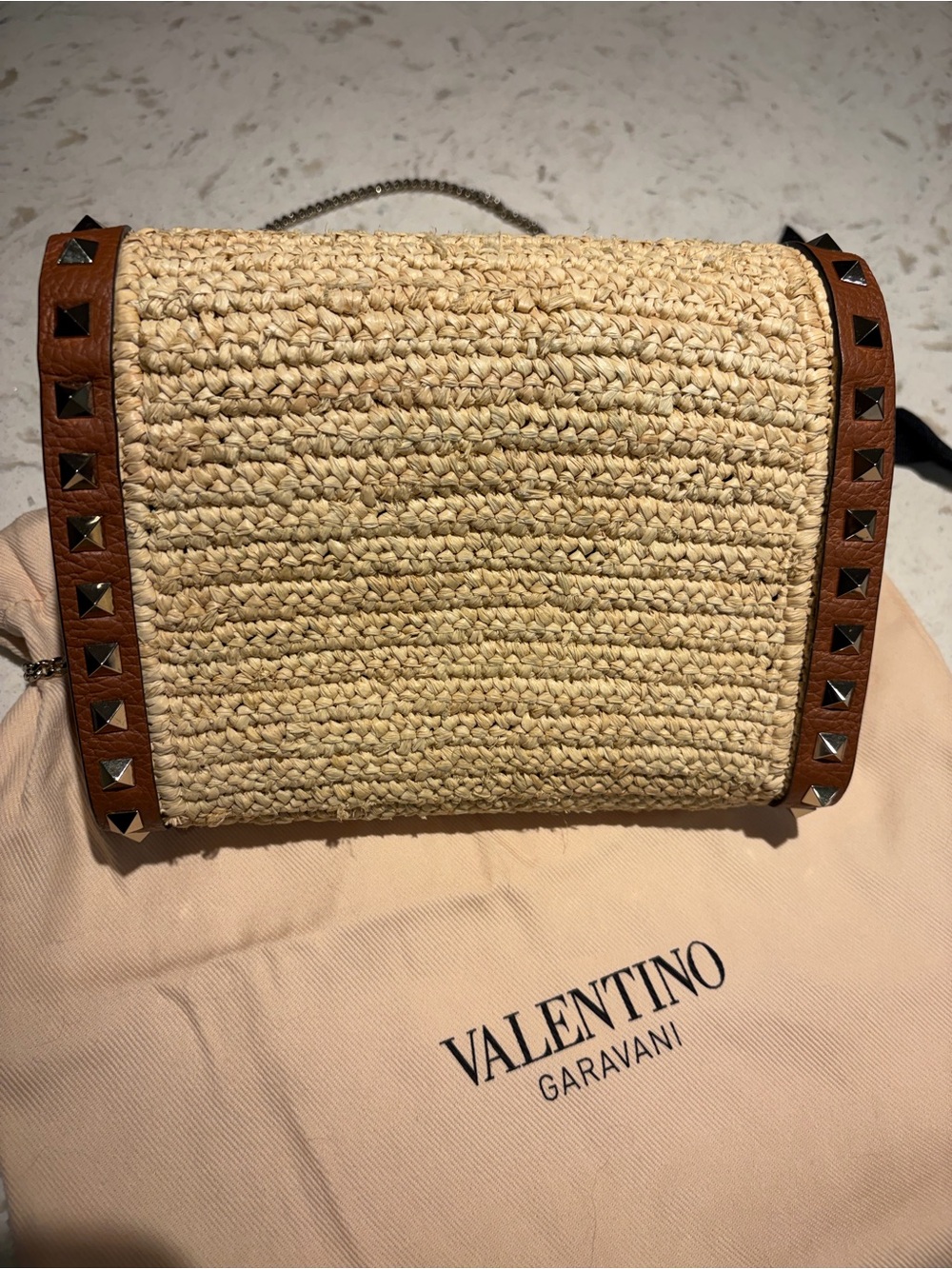 Valentino Garavani Beige Straw and Brown Rockstud crossbody - Picture 4 of 8
